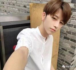 娱乐圈吃瓜小哥是谁呀,他是谁？